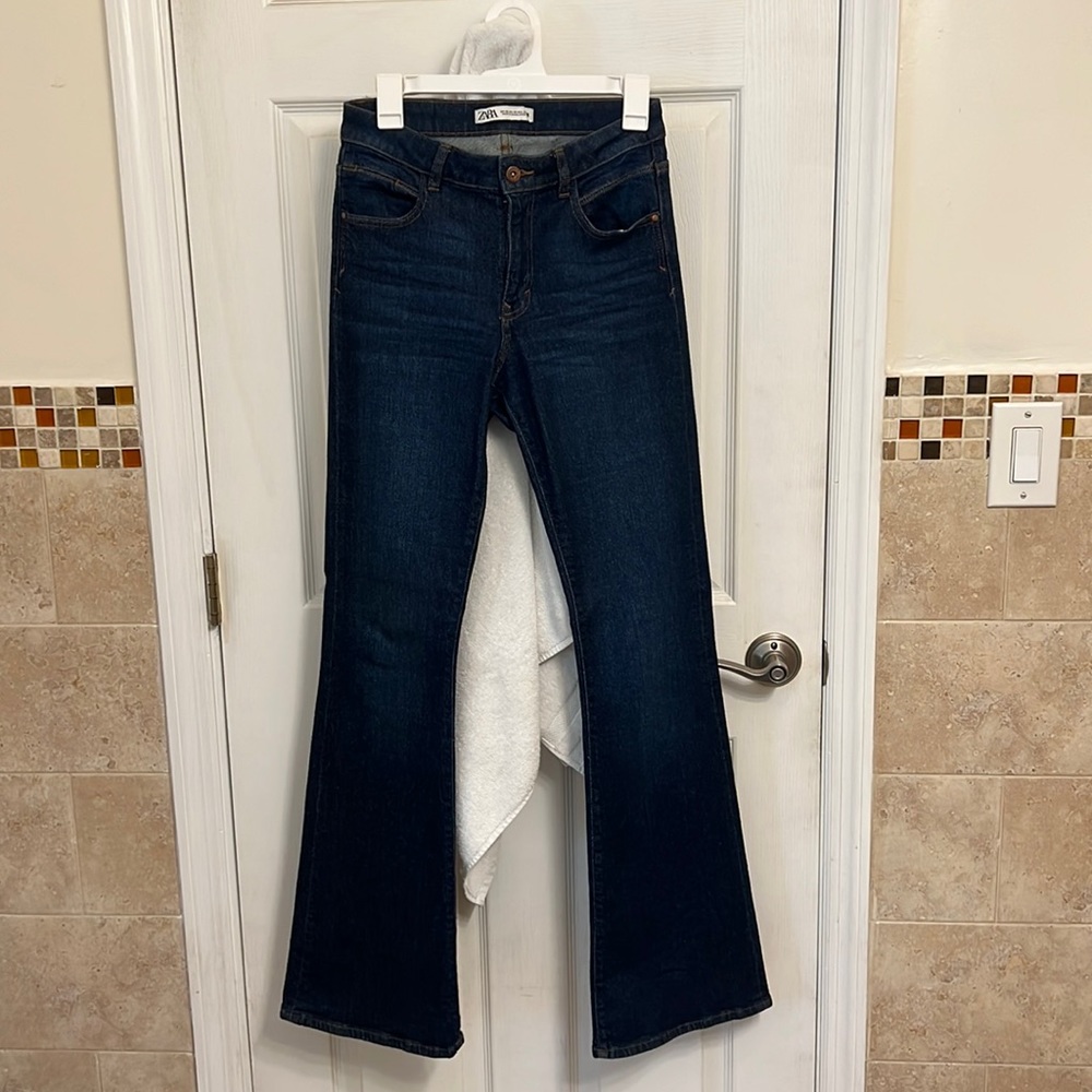 Zara bell bottom/bootcut jeans dark wash jeans size EUR 38 USA 6